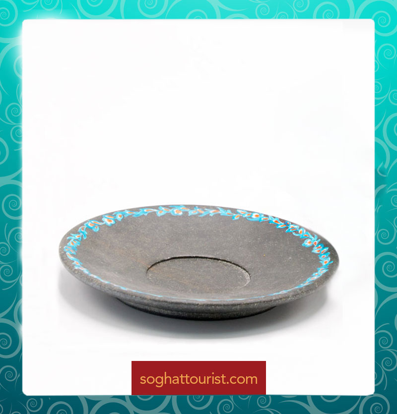 نعلبکی سنگی دارای دور تزئین شده