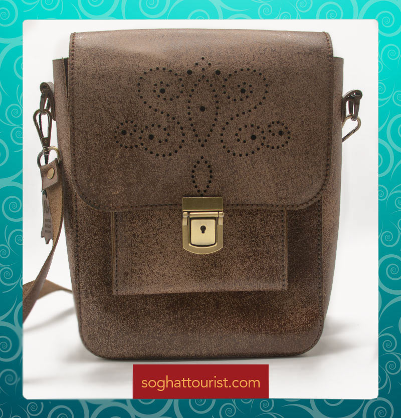 کیف پستچی چرم شتری طرح دار