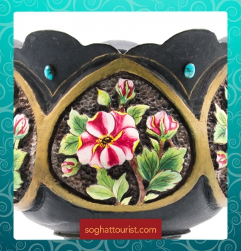 فیروزه به کار رفته در شکلات خوری