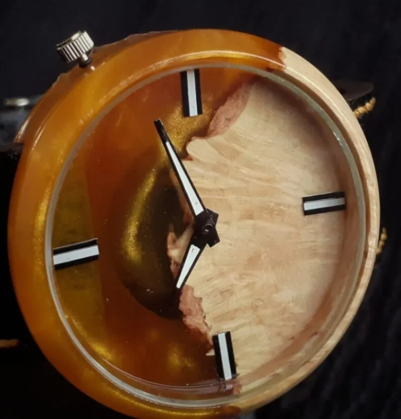 ساعت دست دوز زیبا