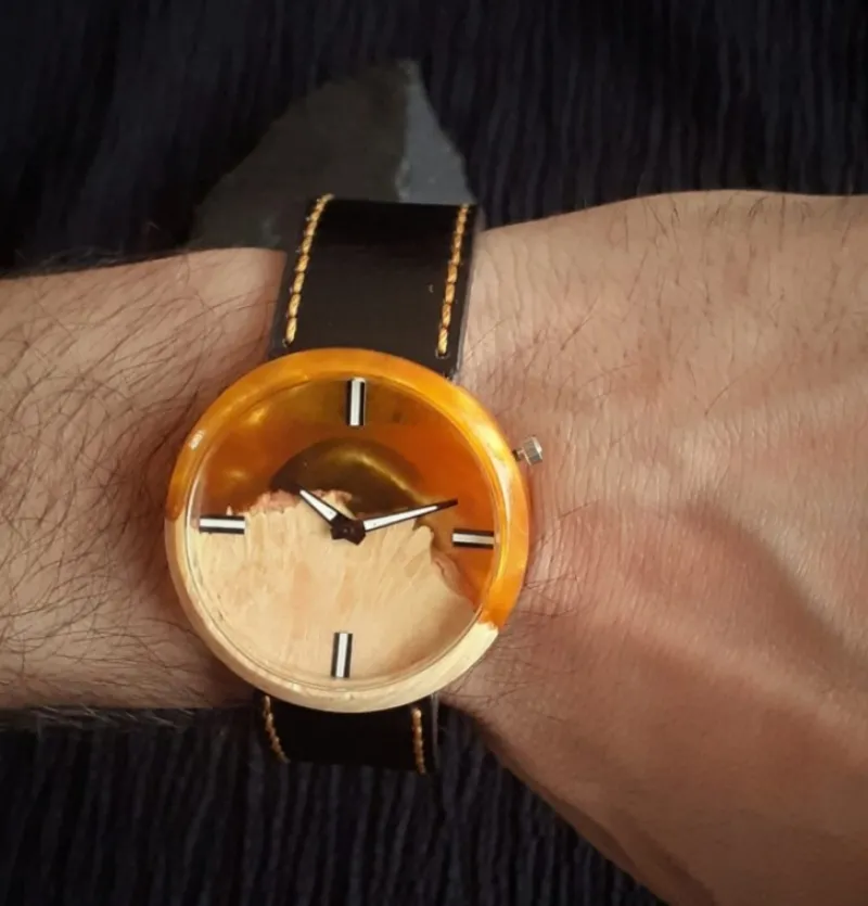 ساعت دست دوز زیبا